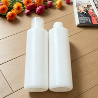 Bouteille en PE de 100 ml, ronde et fine, avec bouchon à clapet, pour shampoing, lotion, articles de toilette, emballage de voyage, personnalisable, directement de l'usine