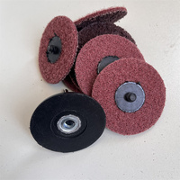 Disque à changement rapide en nylon rouge robuste de 3 po (7,6 cm), qualité moyenne pour le conditionnement et le lissage des surfaces