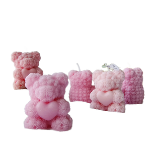 Bougie artisanale en forme d'ours romantique, art moderne, rose aromatique, cire de soja, respectueuse de l'environnement, pour la maison, la Saint-Valentin - Product Image 1