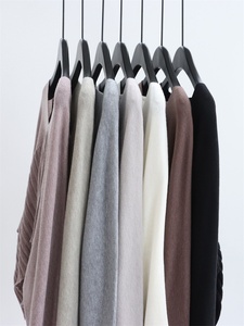 <span class=keywords><strong>Suéter</strong></span> <span class=keywords><strong>de</strong></span> punto holgado con cuello en V y mangas murciélago, estilo informal, para otoño/invierno, <span class=keywords><strong>de</strong></span> manga larga, oversize, liso. - Product Image 4