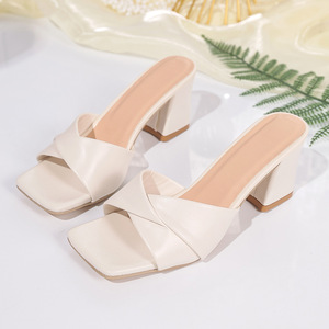 Nouvelle Collection Été – Sandales à Bout Carré pour Femme, Grandes Tailles, Élégantes, à Talon Épais, à Talon Moyen, à Bride Unique, Vente en Gros - Product Image 3