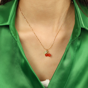 Collier pendentif cerise Zhongzhe en acier inoxydable plaqué or 18 carats, chaîne fine, étanche et hypoallergénique – Nouvelle collection - Product Image 2