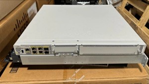 Routeur 1U de la série 8300 C8300-1n1s-4t2x (2 ports Ethernet 10 Gigabit et 4 ports 1 Gigabit) C8300-1n1s-4t2 - Product Image 4