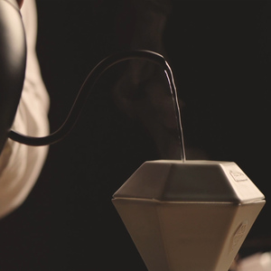 Brewista Unique GEM Porcelain Pour Over Dripper de <span class=keywords><strong>Stefanos</strong></span> Domatiotis. Desarrollado por Brewista - Product Image 6