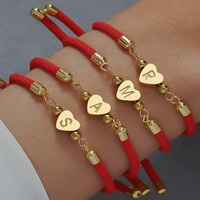 Bracelet Cœur Initial Tendance en Acier Inoxydable Plaqué Or 18K avec Cordon Ajustable – Bijou Unisexe pour Femme, Homme et Couple – Idée Cadeau