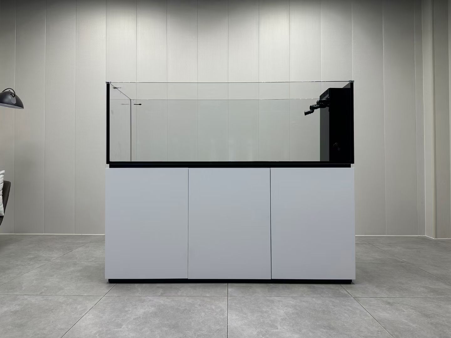 White BD-120 Peninsula