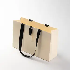 Luxury Custom Logo Gold Stamping Printed customize color Gift Paper Shopping Bags With cards Logos