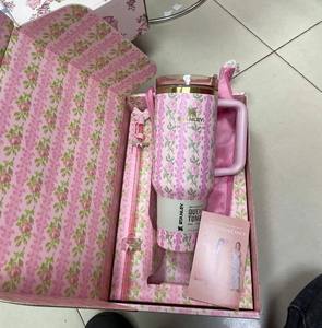 Vaso Térmico de 40oz de la Marca Compartida Stan's Love Garden, Nuevo Vaso Térmico de 40oz Estilo Transfronterizo con Diseño Big Mac Ice para Electrónica de Consumo - Product Image 2