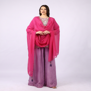 Ensemble de vêtements élégants pour femmes Graceful Fashion Wear, 3 pièces, couleur rose, avec perles, sequins, travail de broderie miroir et fils. - Product Image 1
