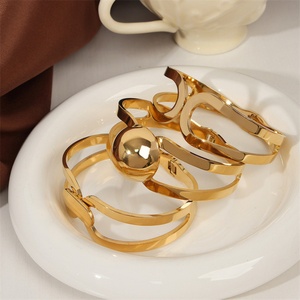 Wholesale Non Tarnish Fashion Gold Plated Stainless Steel Hollow <b>Bangle</b> <b>Bracelet</b> Jewelry - Product Image 3