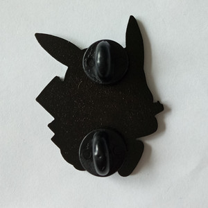 Broche émail pokemon <span class=keywords><strong>pikachu</strong></span> métal noir peinture personnalisée bon marché - Product Image 2