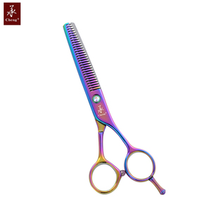 Ciseaux de coiffure professionnels <span class=keywords><strong>CF</strong></span>-623TZ DLC en carbone diamanté, ciseaux de barbier pour effilage et coupe, acier japonais 440C, CNC CHENG YONGHE - Product Image 3