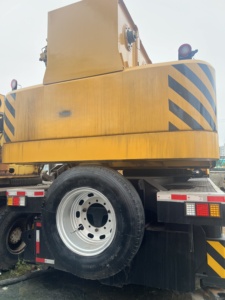 Grúa Usada STC750H de 75 Toneladas, Marca Shanghai STC SAC, en Buen Estado, a Bajo Precio, en Venta - Product Image 3