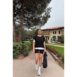 Women's <b>Black</b> Sleeveless <b>Sweatshirt</b> with Camouflage Pattern High Quality Silk Hoodie Daily Style with Embroidered Logo MOQ 2pcs - Product Image 3