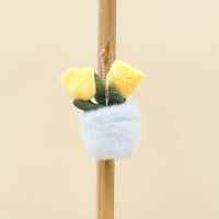 Vente en gros de jouets en peluche tulipe mignonne Figurine poupée à pendentif souple OEM peluches porte-clés plante en pot jouets en peluche de fleurs personnalisées