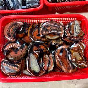 Cristal Curativo <span class=keywords><strong>de</strong></span> Alta Calidad al por Mayor a Precio <span class=keywords><strong>de</strong></span> Fábrica, Ágata <span class=keywords><strong>de</strong></span> Seda Roja y Negra, <span class=keywords><strong>Luna</strong></span> para Decoración del Hogar - Product Image 6