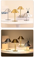 Lampe de table LED en forme de champignon conique, en métal, luminosité réglable, blanc chaud, interrupteur tactile, fonctionne sur piles DC, veilleuse pour