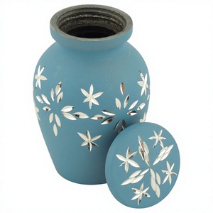กล่องกำมะหยี่ของชำร่วยอลูมิเนียมสีฟ้าตัดด้วยเพชร - Product Image 1