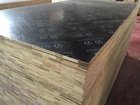 Kayu Lapis Film Faced Berkualitas Tinggi Grosir, Black Finger Joint WBP Poplar Birch 12mm 18mm 4*8 Konstruksi Veneer Hitam Coklat E0