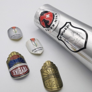 Pegatinas Personalizadas de Aluminio Curvas para Bicicleta, Insignia Metálica para Cuadro de Bicicleta con Técnica de Grabado, Emblemas de Marca Privada para Ciclismo - Product Image 1