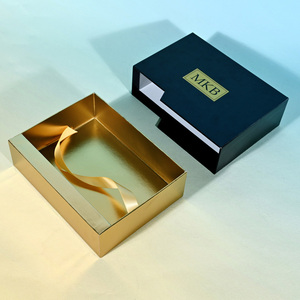 Boîte à tiroir magnétique de luxe en papier pour parfum, cosmétiques, bijoux, montres, lunettes de soleil, avec finition brillante et coins métalliques - Product Image 2