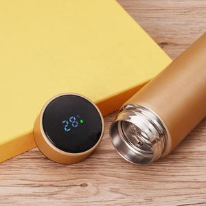 Ensemble Cadeau d'Affaires Promotionnel Personnalisé : Carnet A5 Neuf à Couverture Rigide avec Reliure Cousue, Bouteille Isotherme, Stylo et Clé USB 16 Go - Product Image 3