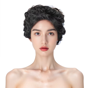 Peluca gris rizada corta <span class=keywords><strong>para</strong></span> <span class=keywords><strong>mujer</strong></span> Peluca sintética resistente al calor de cobertura completa <span class=keywords><strong>para</strong></span> fiesta Uso diario Look de moda - Product Image 1
