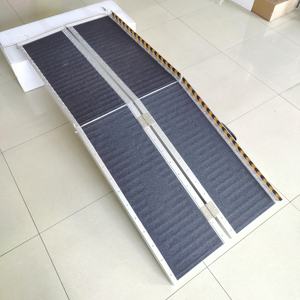 नॉन स्किड ट्रैक्शन फोल्डिंग एल्यूमिनियम व्हीलचेयर रैंप स्कूटर मोबिलिटी हैंडीकैप पोर्टेबल रैंप - Product Image 3