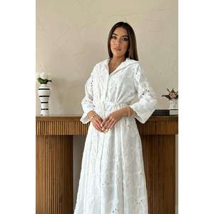 Vestido de Noche Blanco de Organza Bordado con Lazo en la Cintura y Corte en A, Hecho a Mano - Product Image 3