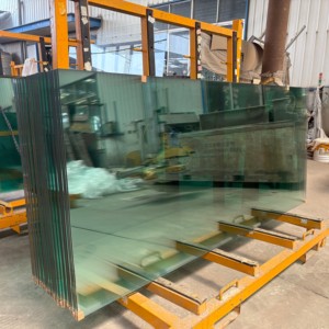 Verre trempé <span class=keywords><strong>sur</strong></span> <span class=keywords><strong>mesure</strong></span> avec trous percés et bords polis pour meubles et cloisons de bureau - Product Image 2