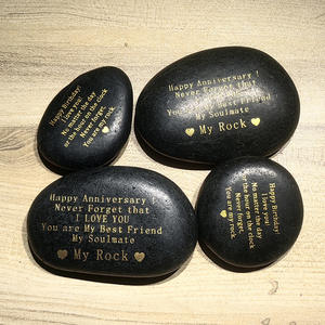 Piedras Naturales Negras con Diseños en Letras Doradas, Ecológicas y Duraderas, Personalizables - Product Image 5