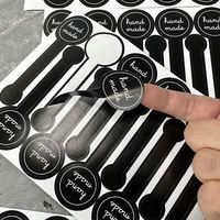 Impression résistante aux UV personnalisée pour l'extérieur étiquette adhésive étanche en PVC durable découpée à l'emporte-pièce autocollant de logo feuille d'étiquettes en vinyle pour les aliments