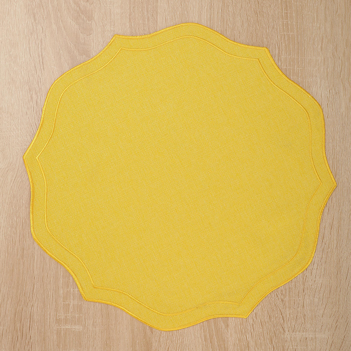 สีเหลือง