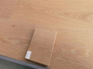 Parquet en bois d'ingénierie massif mat lisse moderne pour salon, style de décoration de sol naturel, revêtement de sol en bois dur d'intérieur - Product Image 4