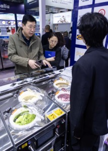 智能操作EC2连续搅动机配料机，适用于小型企业顶级冰淇淋制作机 - Product Image 4