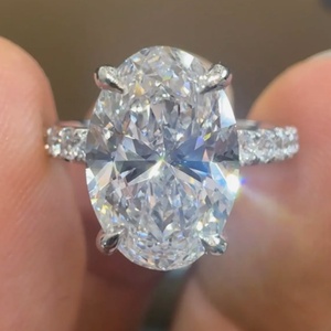 Bague de fiançailles de luxe en or 14 carats avec diamant ovale de 5 carats cultivé en laboratoire, clarté VVS1 VS1, CVD HPHT, bijoux fins étincelants pour femmes - Product Image 1