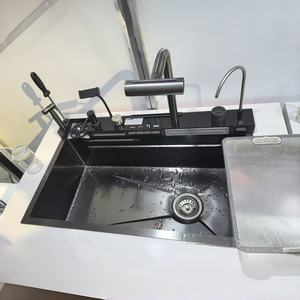 Évier de cuisine artisanal en acier inoxydable 304 noir Nano avec bec cascade et affichage numérique - Product Image 1