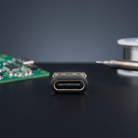 Connecteur USB 3.0 Type C femelle SMT à angle droit étanche Ariba Technology, finition de contact dorée, boîtier PA10T, coque en acier inoxydable 94