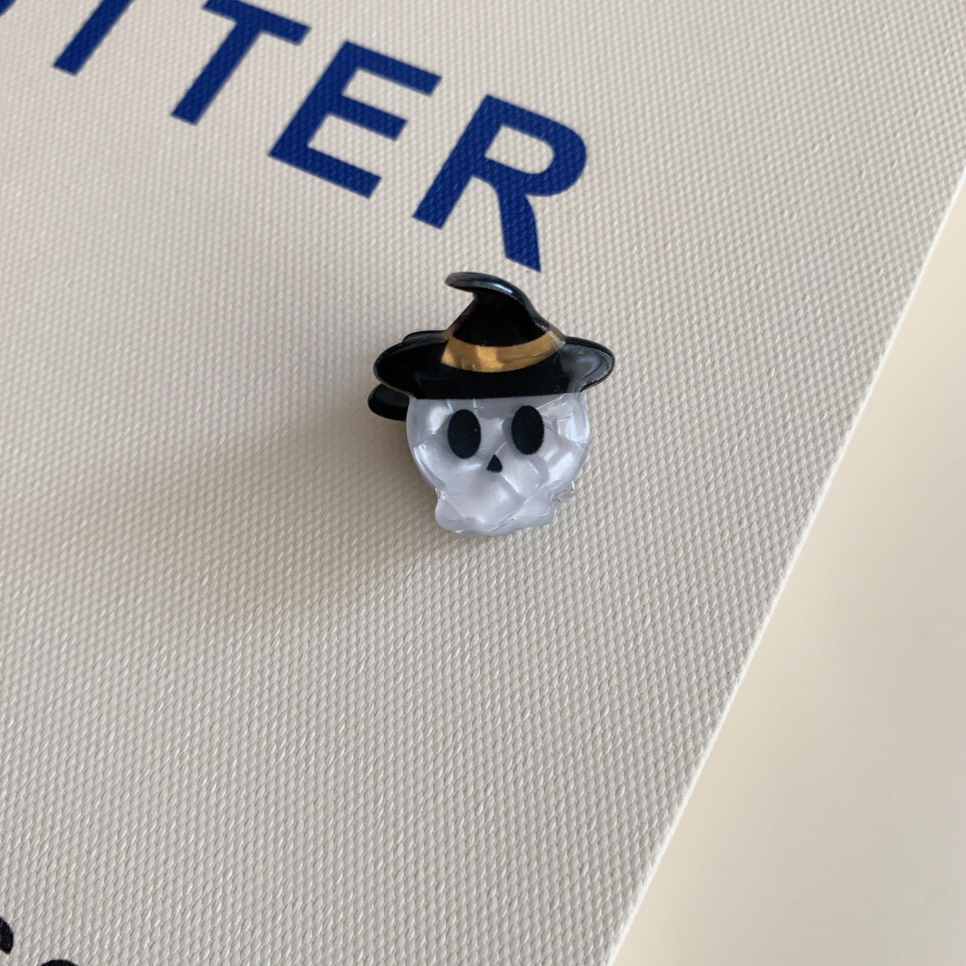 Pince à cheveux chapeau de sorcier crâne