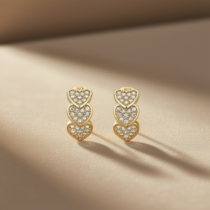 E4781 Orecchini a cuore in oro bianco con micro inserti di strass in cristallo, gioielli romantici da donna - Product Image 2