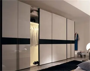 Полуоткрытый современный комплект для спальни с дизайном шкафа с деревянной и стеклянной дверью