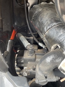 รถขุดขนาดเล็กมือสอง รุ่น U55-4 ขนาด 5.5 ตัน กำลังขุดสูง พร้อมปั๊มและเกียร์บ็อกซ์ - Product Image 5