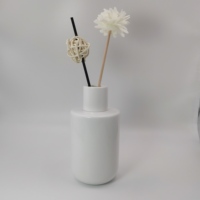 Bouteilles diffuseurs de parfum en verre de luxe 180 ml avec bouchon à vis en plastique personnalisé, sérigraphie ronde pour emballage de parfums
