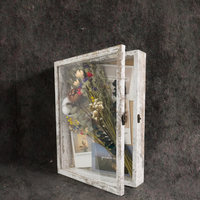 Vitrina Rectangular de Madera Rústica Moderna con Puerta de Vidrio y Fondo de Lino para Exhibición