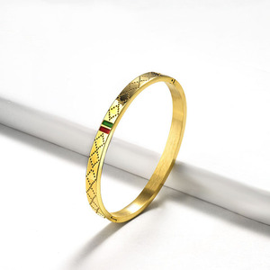 Conjunto <span class=keywords><strong>de</strong></span> joyería <span class=keywords><strong>de</strong></span> acero inoxidable chapado en oro <span class=keywords><strong>de</strong></span> 18K para hombre y mujer, collar, pendientes, pulsera, cruz roja y verde antigua <span class=keywords><strong>de</strong></span> alta calidad, novedad - Product Image 4