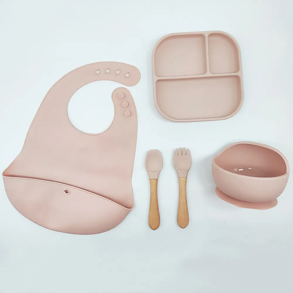 Groothandel Custom Bpa Gratis Kid Dineren Servies Siliconen Kom Zuig Verdeelde Plaat Slabbetjes Baby Voeding En Lepel Cadeau Set