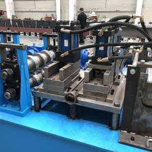 Verzinkter Stahl 2mm-3,5mm Dicke Breite Wechselbare C U-Form Metallrahmen Pfetten walzen form maschine Produktions anlage - Product Image 6
