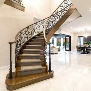 Tangga spiral dalam ruangan, dengan desain tangga melengkung besi tempa kustom tangga kayu