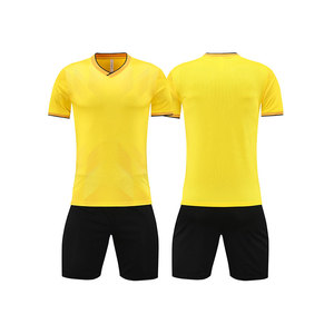 Aangepaste naamnummer Ademend voetbalshirt met korte mouwen Sneldrogend voetbalshirt voor spelers en fans Teamkleding - Product Image 4