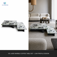 Table basse en marbre vert émeraude Luca |   Table basse carrée en pierre naturelle avec plateau en breccia nuageux et base en bois foncé pour salon